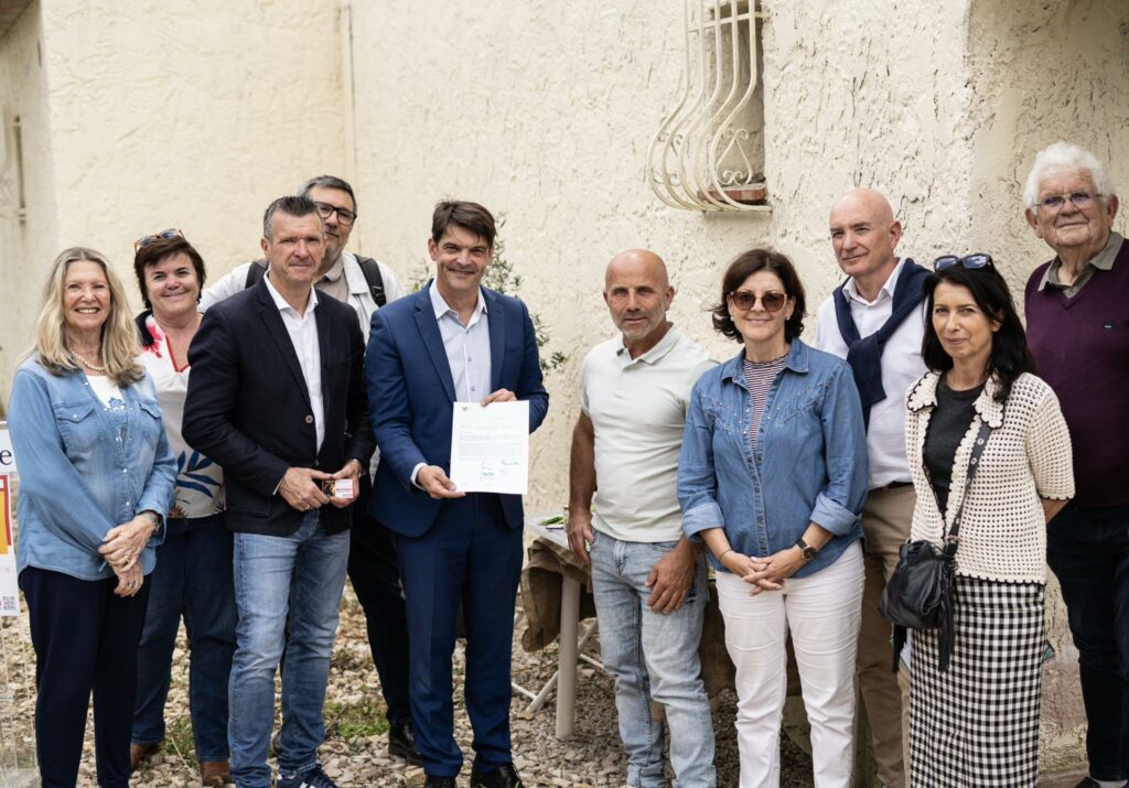 photo de la visite du maire de grasse chez marc rebuffo